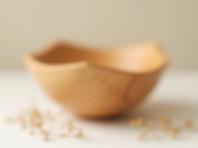 Dreid trebolle av bjørk med naturlig finish